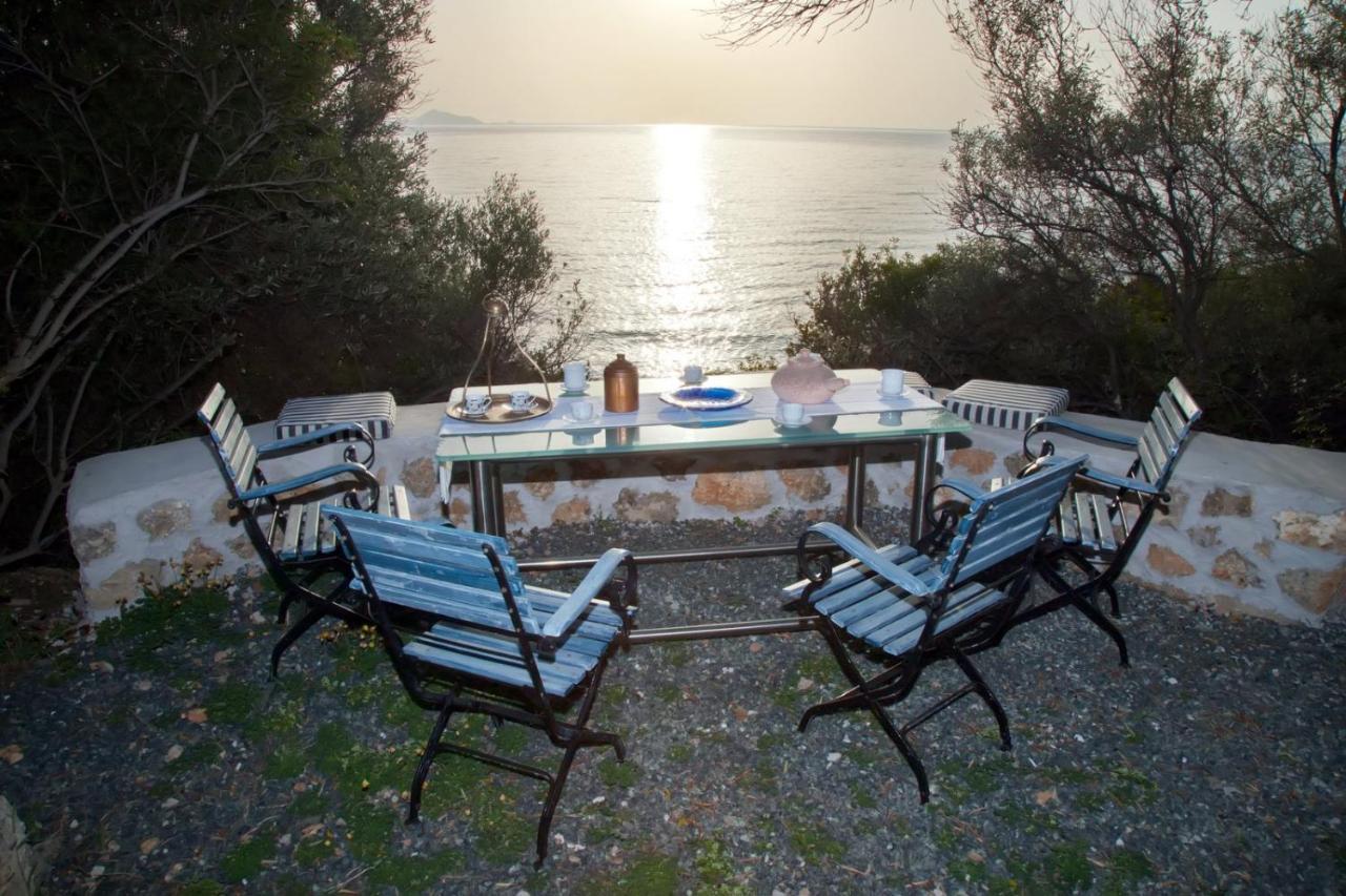 Aroura Homes 4Br Beachfront Villa Szpécesz Kültér fotó