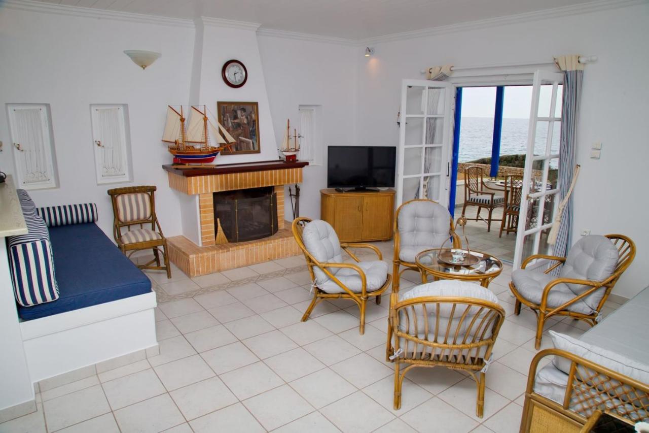 Aroura Homes 4Br Beachfront Villa Szpécesz Kültér fotó