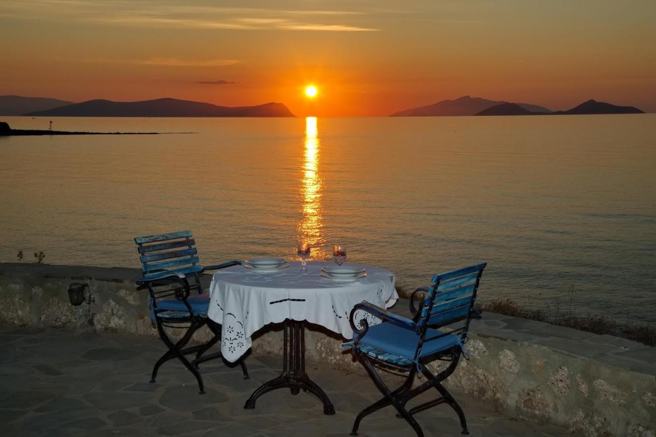 Aroura Homes 4Br Beachfront Villa Szpécesz Kültér fotó