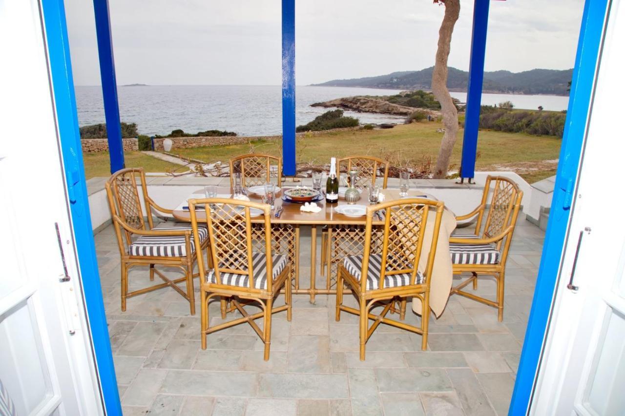 Aroura Homes 4Br Beachfront Villa Szpécesz Kültér fotó