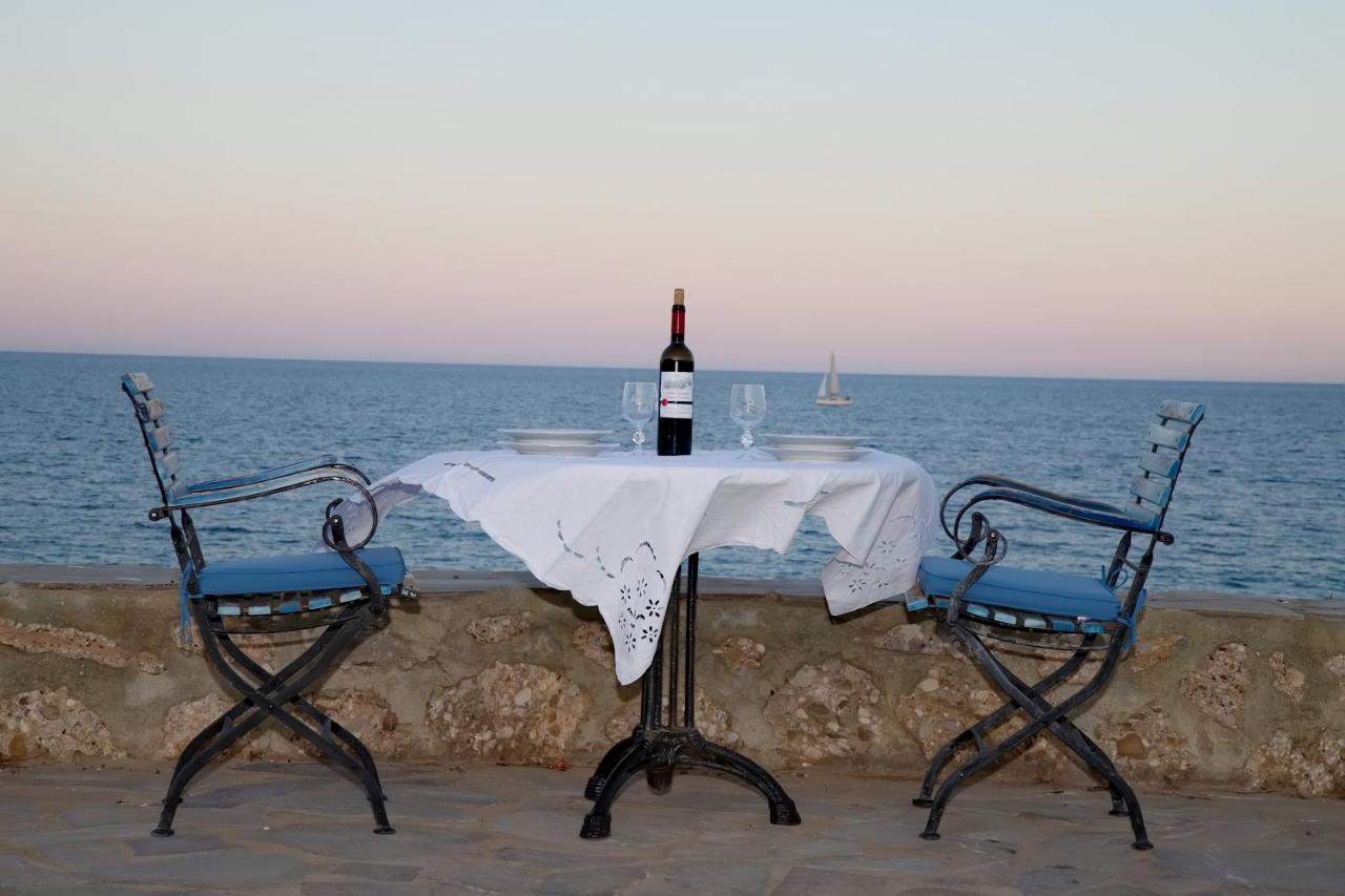 Aroura Homes 4Br Beachfront Villa Szpécesz Kültér fotó