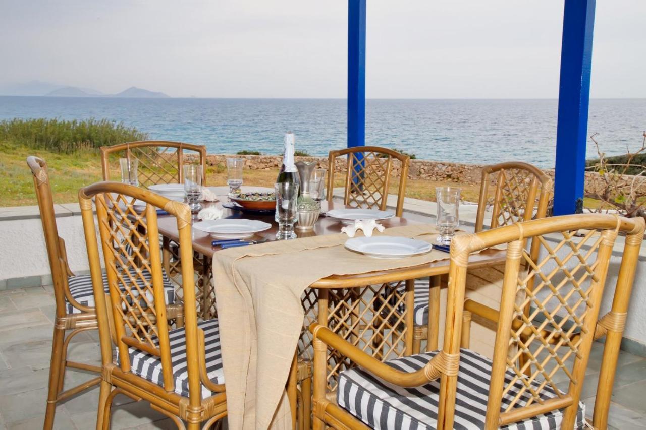 Aroura Homes 4Br Beachfront Villa Szpécesz Kültér fotó