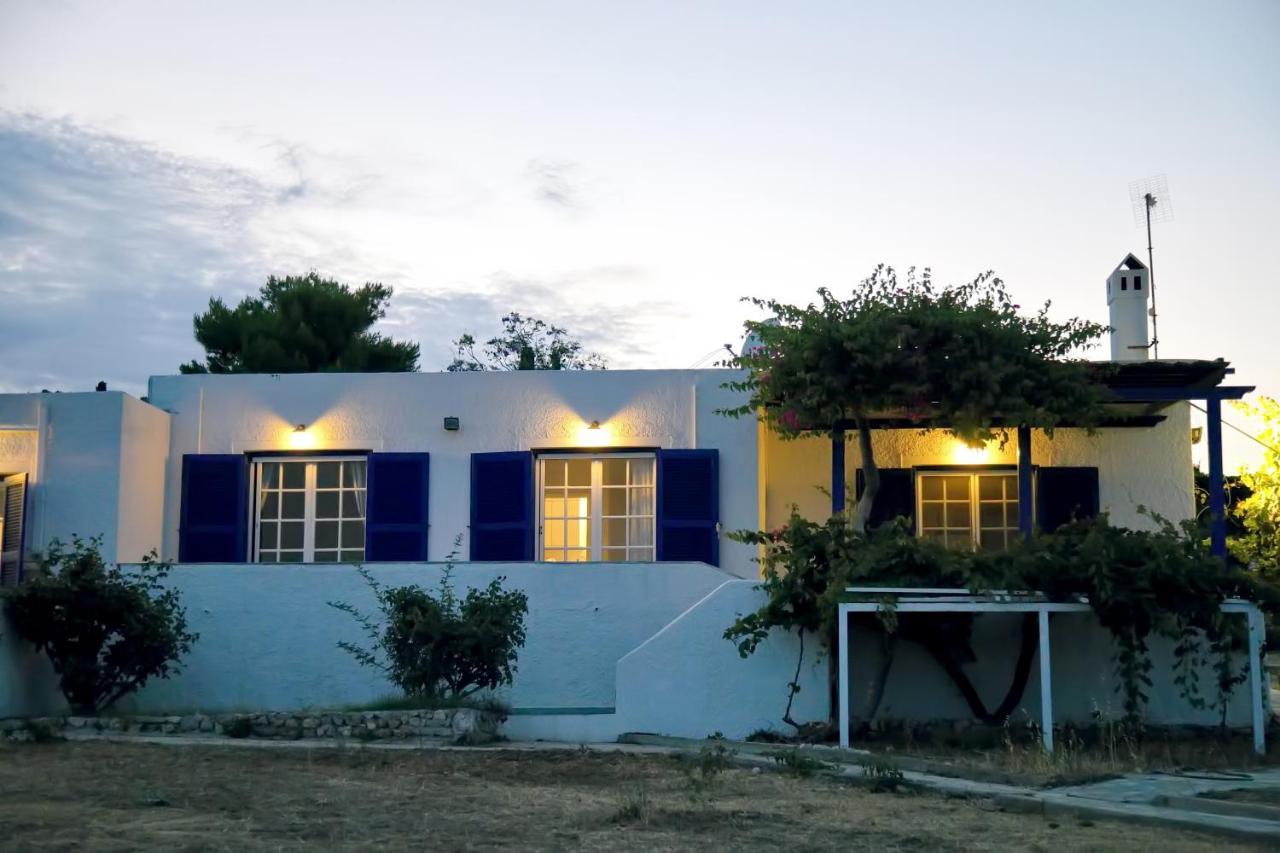 Aroura Homes 4Br Beachfront Villa Szpécesz Kültér fotó