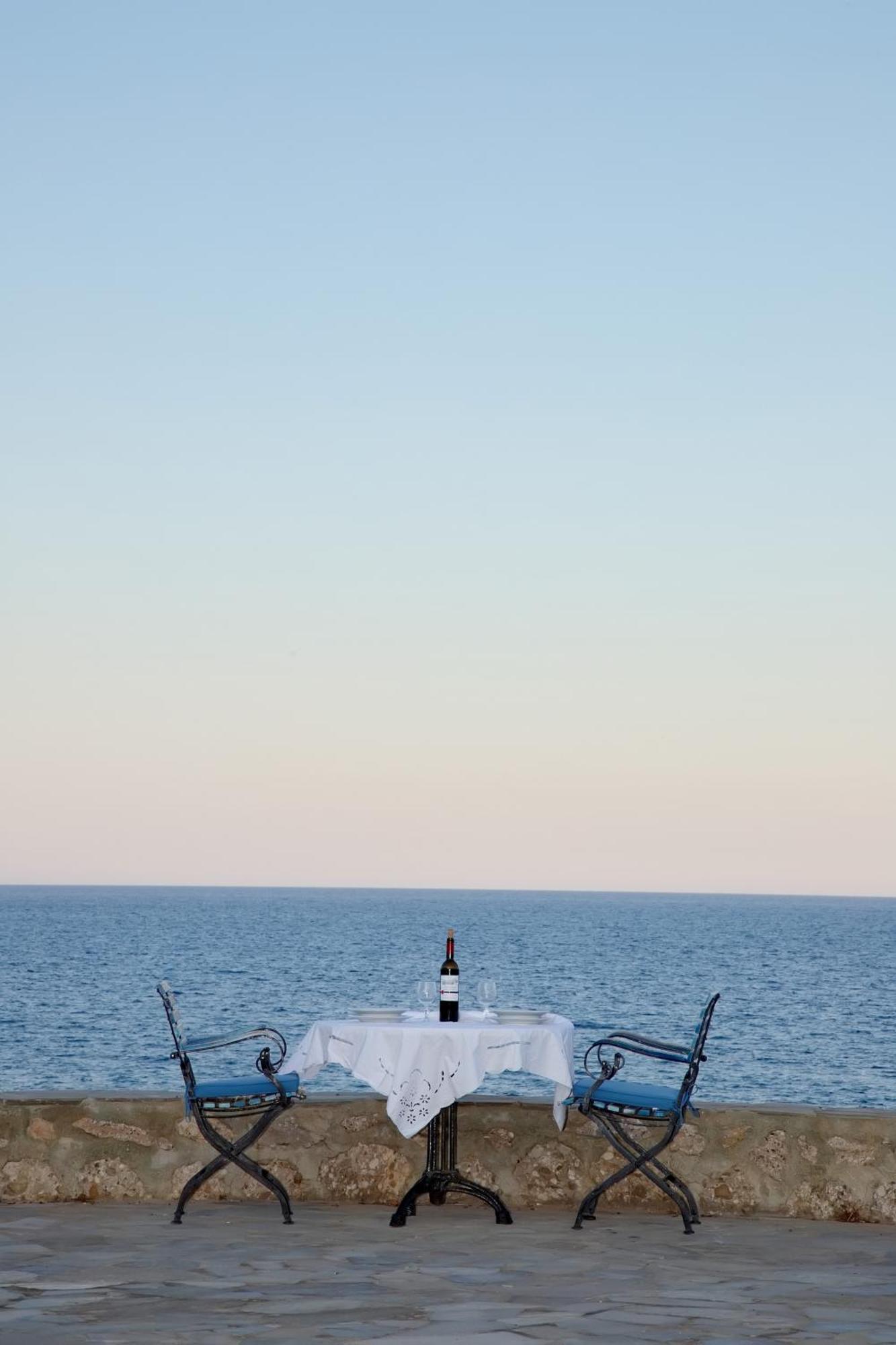 Aroura Homes 4Br Beachfront Villa Szpécesz Kültér fotó