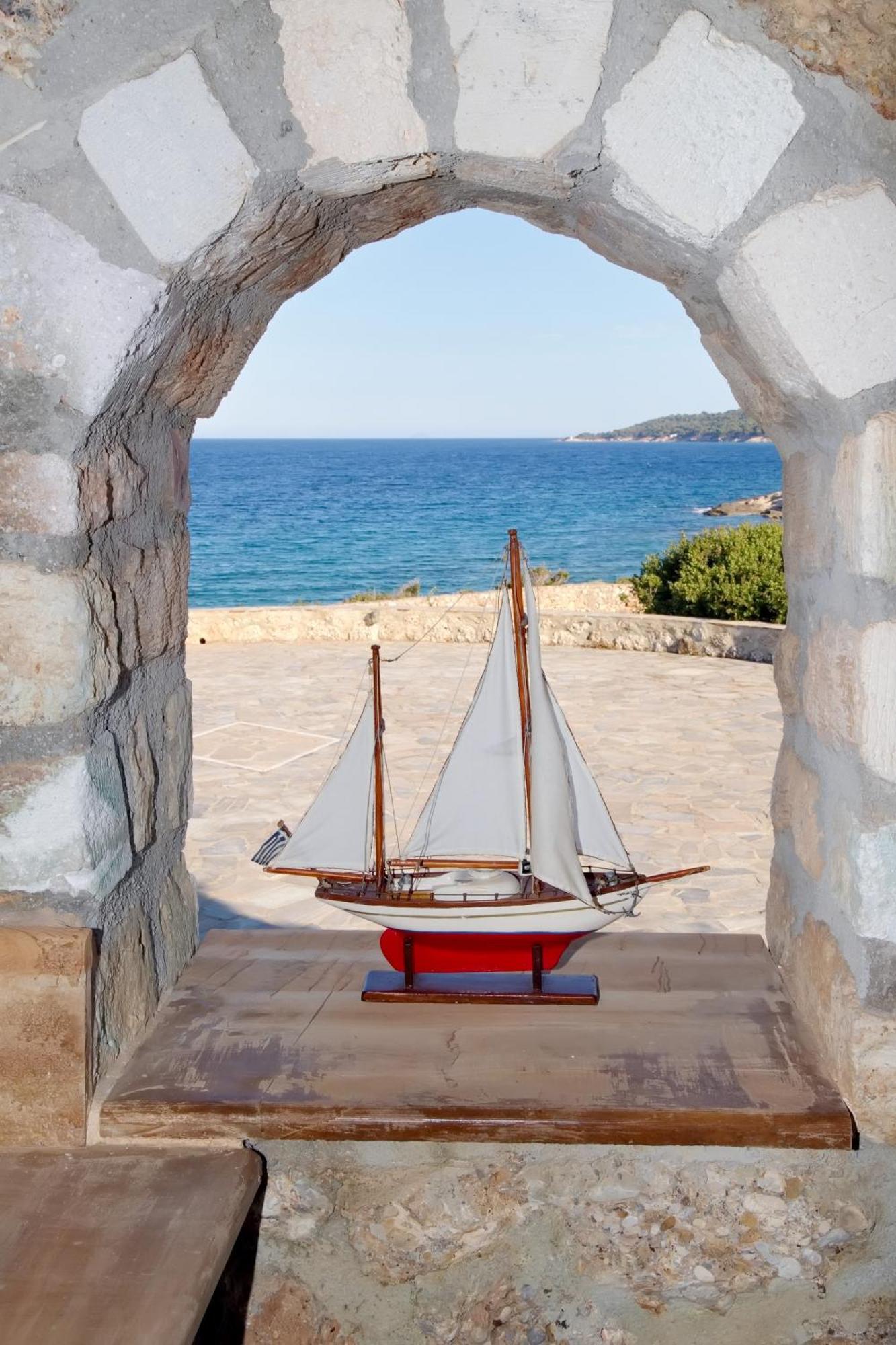 Aroura Homes 4Br Beachfront Villa Szpécesz Kültér fotó